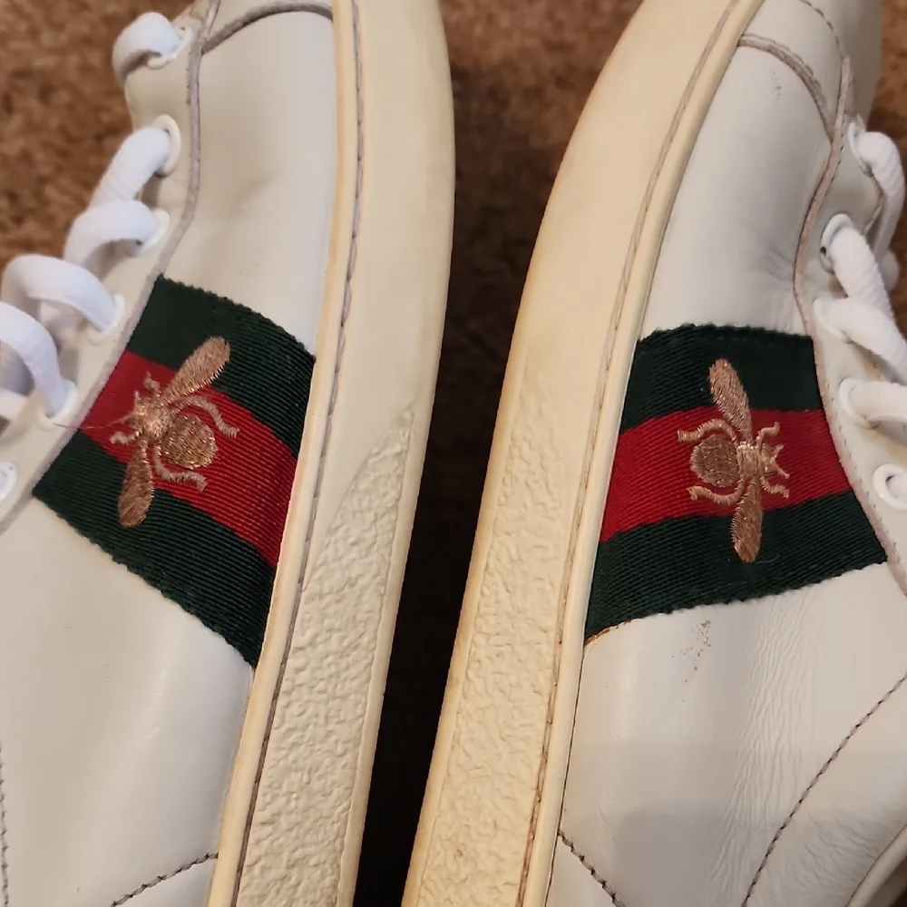 Gucci Ace Bee Sneakers - Picture 14 of 16